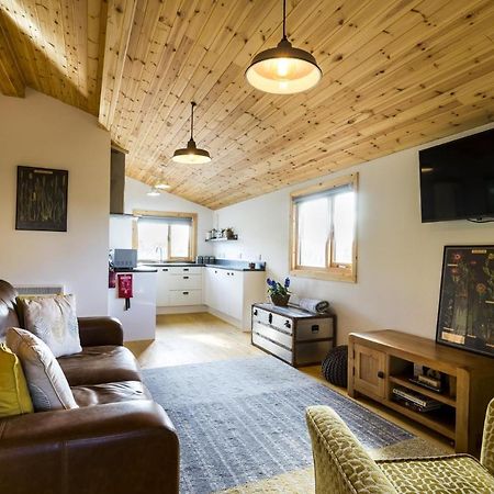 Laurel Lodge - 2 Bedroom Log Cabin - St Florence Saint Florence Exterior foto